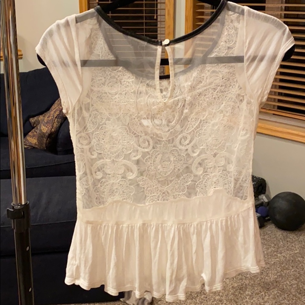 LACE PEPLUM TOP - Picture 4 of 4